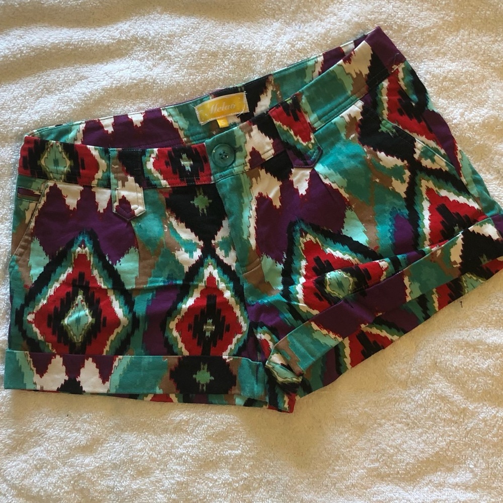 Gently used multi colored shorts. Beautiful colors!